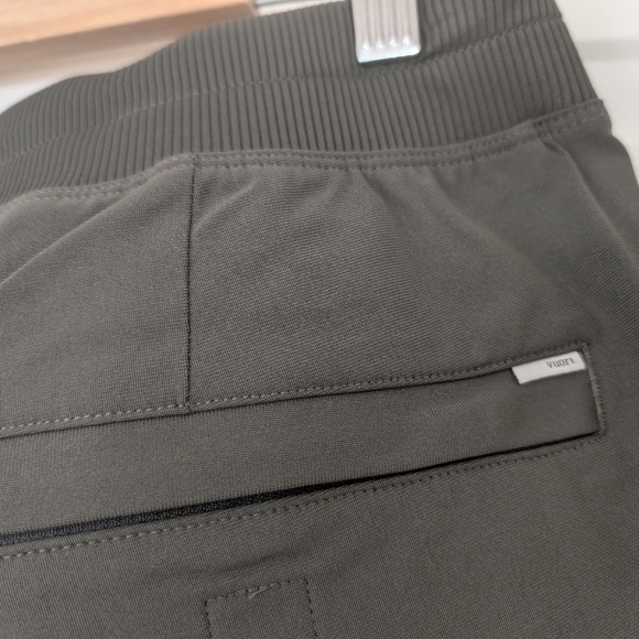 Vuori Mens Meta Elastic Easy Shorts Oregano Green  NWT - Picture 7 of 10